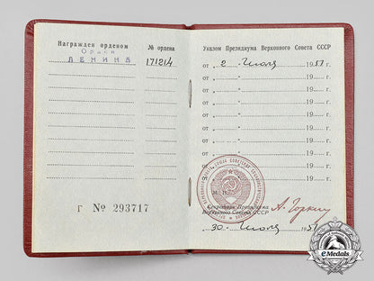 russia,_soviet_union._a_rare_order_of_lenin,_type_v_in_gold,_with_case_and_award_documents_to_lev_semenovich_badriev_l22_mnc8479_172