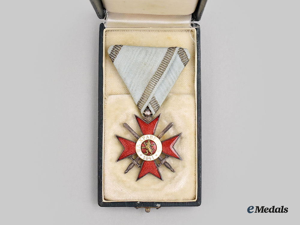 bulgaria,_kingdom._a_military_order_of_bravery,_c.1942,_iv_class,_grade_ii,_cased_l22_mnc8482_165_1