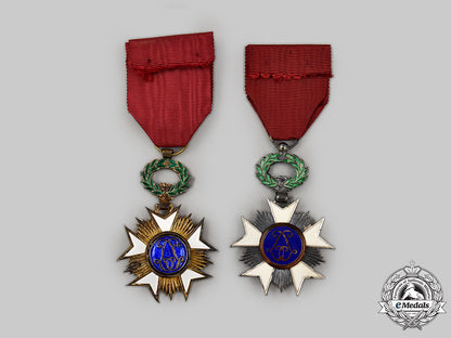 belgium,_kingdom._an_order_of_the_crown,_iv_class_officer_and_v_class_knight_l22_mnc8517_771_1_1_1