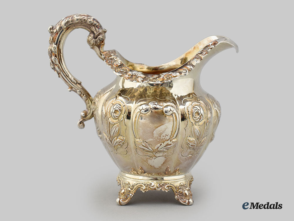 united_kingdom._an_early_victorian_silver_creamer_jug,_by_wakefield,1838_l22_mnc8518_178