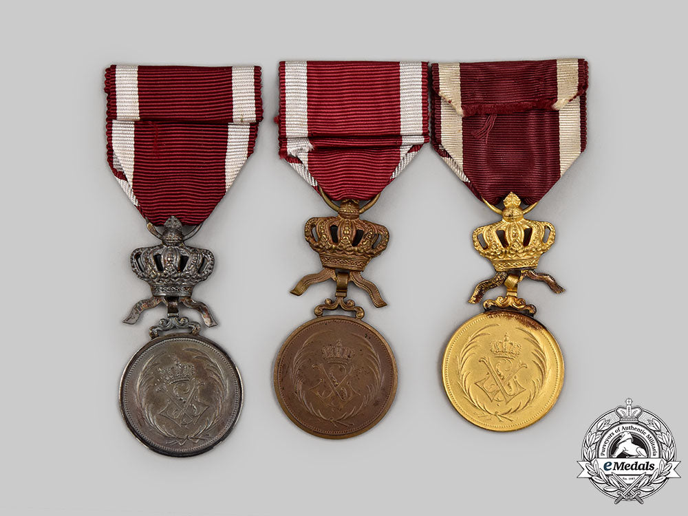 belgium,_kingdom._an_order_of_the_crown,_gold,_silver_and_bronze_grade_medals_l22_mnc8524_773_1_1_1