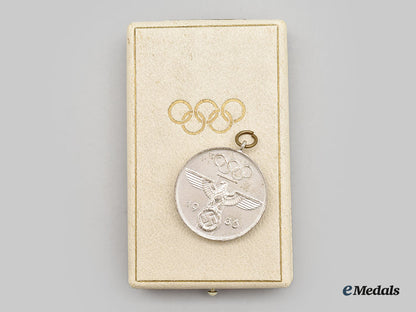 germany,_third_reich._an_olympic_games_commemorative_medal,_with_case_l22_mnc8549_257