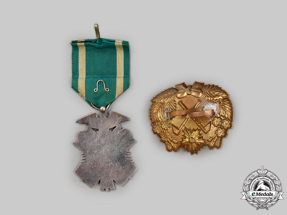 japan,_empire._two_second_war_period_awards&_insignia_l22_mnc8571_792_1