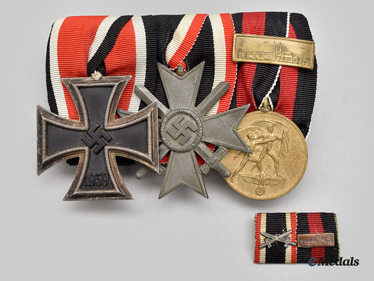 germany,_wehrmacht._a_medal_bar_for_a_second_world_war_combatant,_by_stempel_reich,_with_ribbon_bar_l22_mnc8579_265