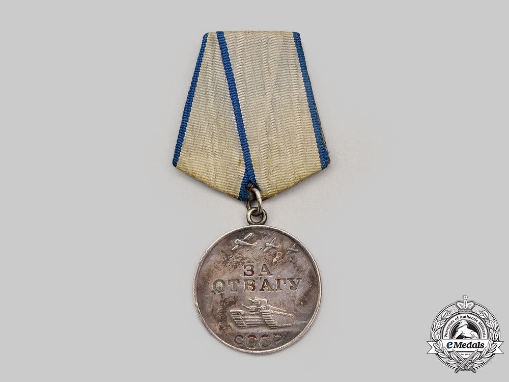 russia,_soviet_union._a_second_war_bravery_medal_group_with_photographs_l22_mnc8591_386