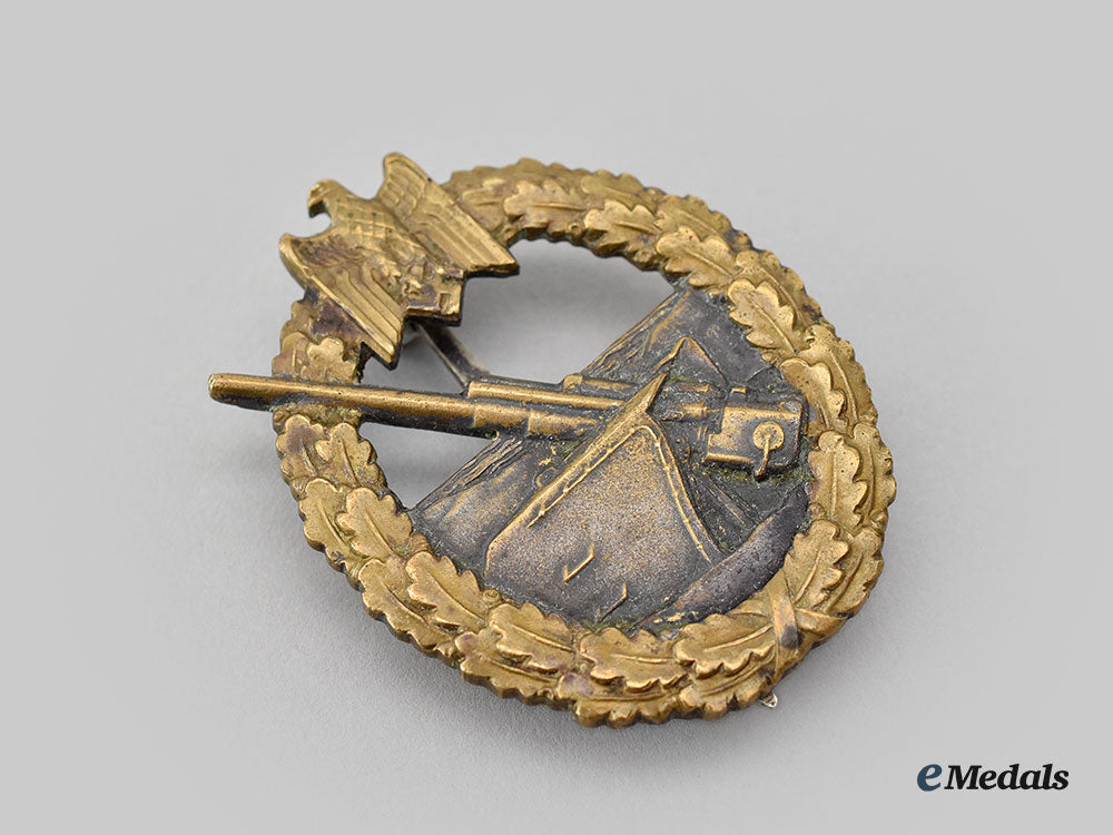 germany,_kriegsmarine._a_coastal_artillery_war_badge,_by_c.e._juncker_l22_mnc8604_283