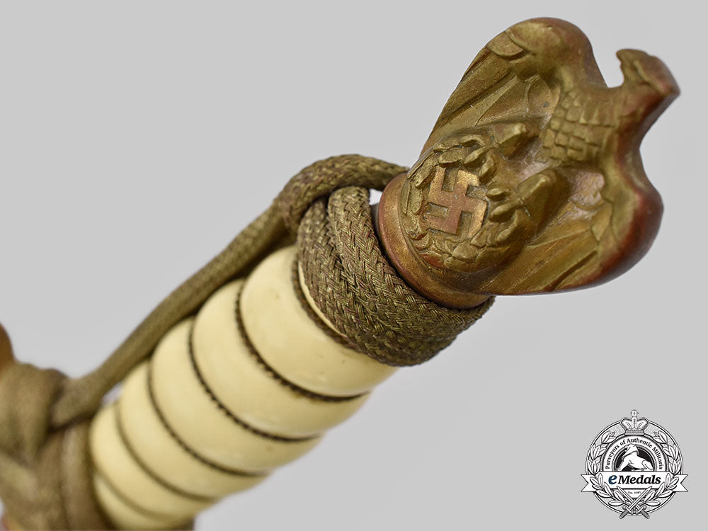 germany,_kriegsmarine._an_officer’s_dagger,_by_e.&_f._hörster_l22_mnc8620_234