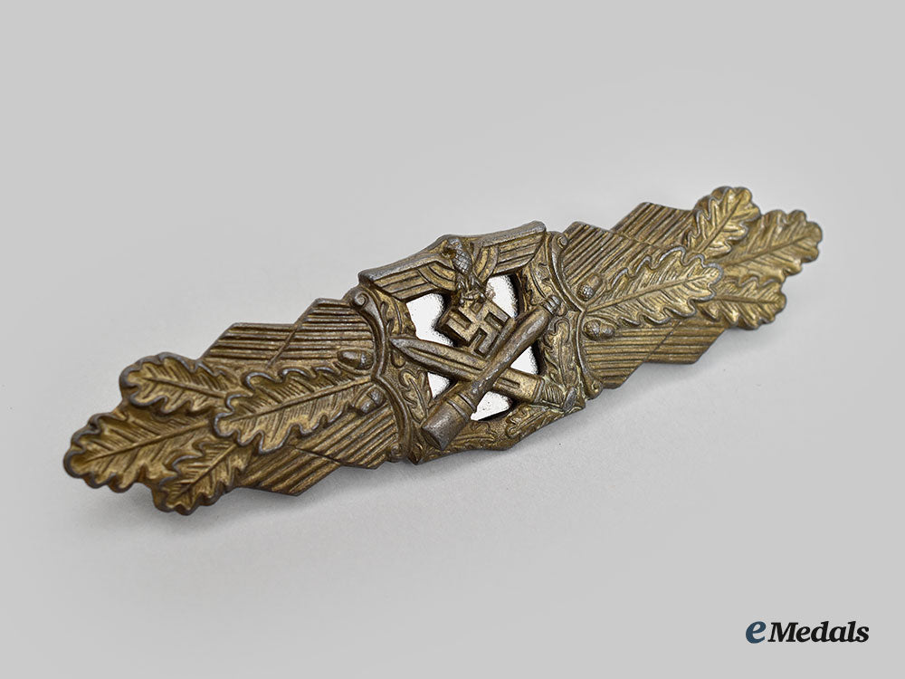 germany,_wehrmacht._a_close_combat_clasp,_bronze_grade,_by_rudolf_souval_l22_mnc8620_293