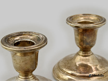 united_kingdom._a_set_of_two_silver_candlestick_holders,_by_birks_l22_mnc8634_094_1
