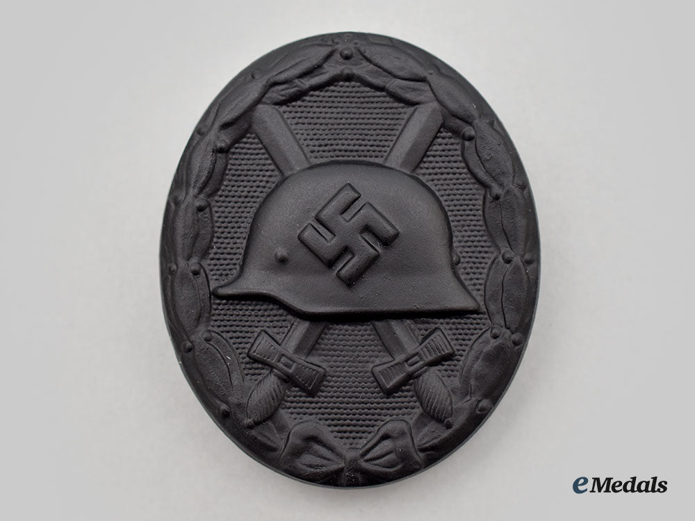 germany,_wehrmacht._a_mint_black_grade_wound_badge,_by_the_vienna_mint_l22_mnc8661_308_1