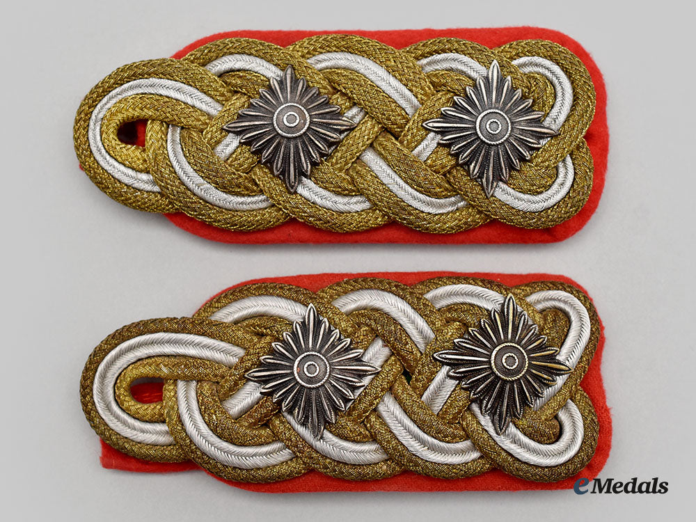 germany,_heer._a_set_of_general_der_infanterie_shoulder_boards_l22_mnc8688_320