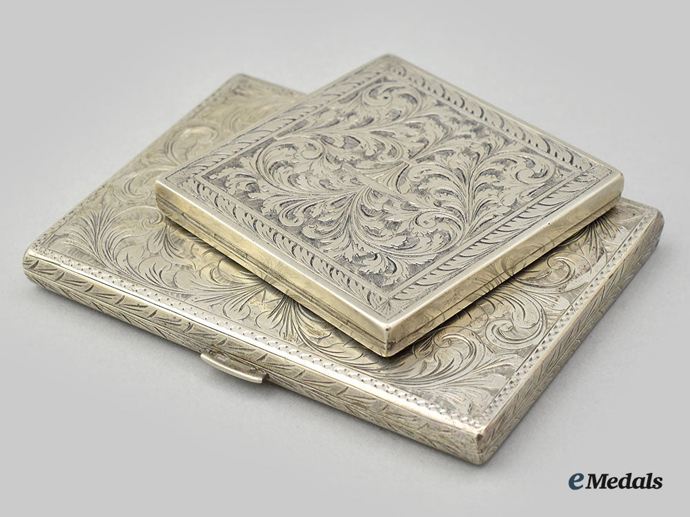 united_kingdom._a_silver_cigarette_case_and_silver_compact_l22_mnc8694_131