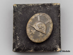Germany, Wehrmacht. A Gold Grade Wound Badge, With Case, By The Vienna Mint