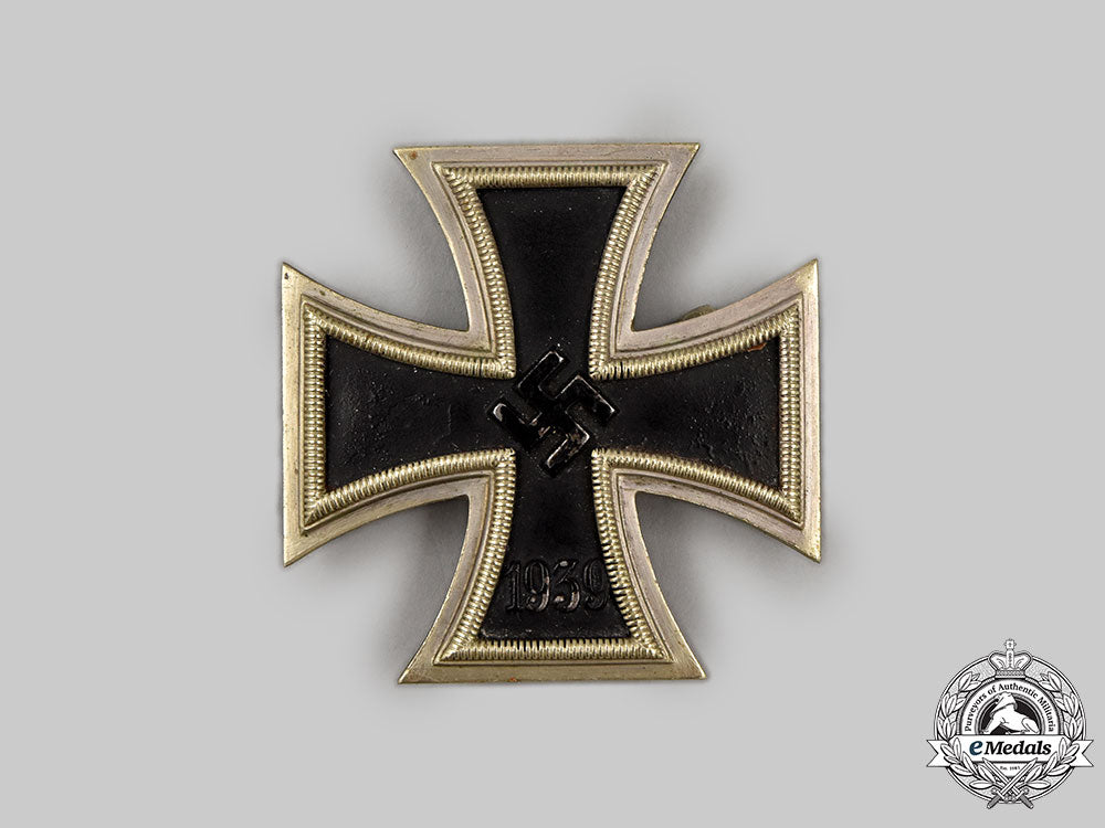 germany,_wehrmacht._a1939_iron_cross_i_class,_with_case_l22_mnc8760_860_1