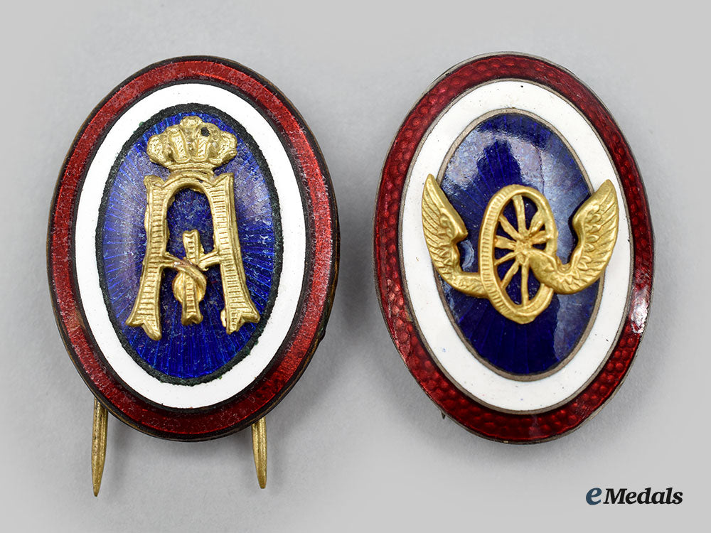 yugoslavia,_kingdom._a_royal_household_medal_of_king_alexander_i_karadordevic_and_two_officers_badges_l22_mnc8772_906