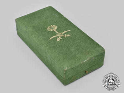 saudi_arabia._an_order_of_abdul_aziz,_iii_class_officer_with_case_l22_mnc8798_010_1_1_1