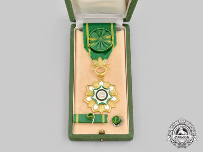 saudi_arabia._an_order_of_abdul_aziz,_iii_class_officer_with_case_l22_mnc8800_011_1_1_1
