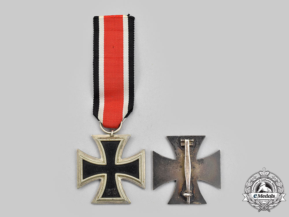 germany,_wehrmacht._a_pair_of1939_iron_crosses,_i_and_ii_class_l22_mnc8885_368