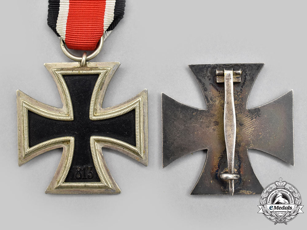 germany,_wehrmacht._a_pair_of1939_iron_crosses,_i_and_ii_class_l22_mnc8886_370