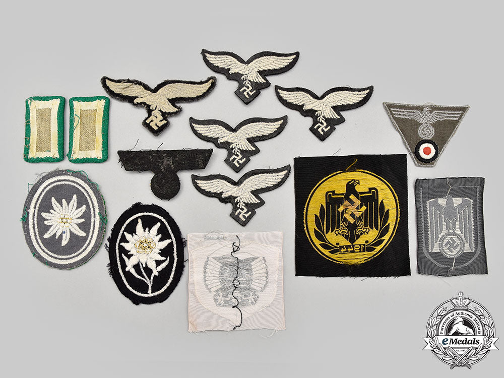 germany,_wehrmacht._a_mixed_lot_of_insignia_l22_mnc8906_374