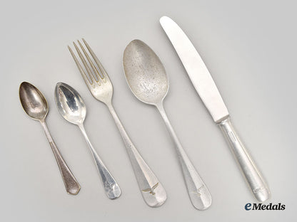 germany,_wehrmacht._a_mixed_lot_of_mess_hall_cutlery_l22_mnc8954_418