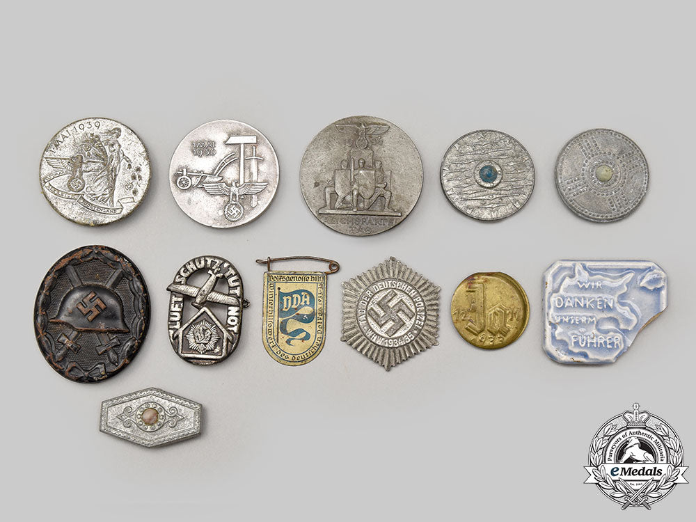 germany,_third_reich._a_mixed_lot_of_badges_l22_mnc8964_542