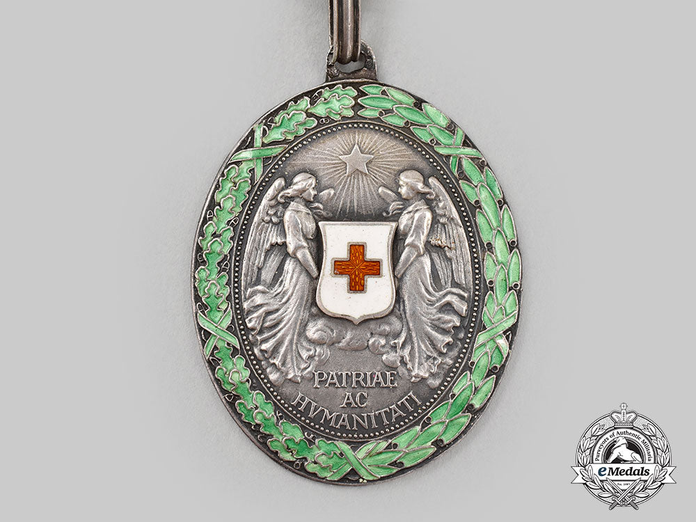 austria,_imperial._an_honour_decoration_of_the_red_cross,_silver_medal_with_war_decoration_l22_mnc8982_463