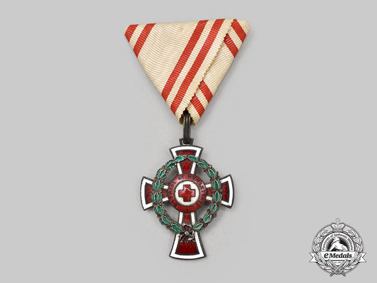 austria,_imperial._an_honour_decoration_of_the_red_cross,_ii_class_cross,_c.1918_l22_mnc9040_496