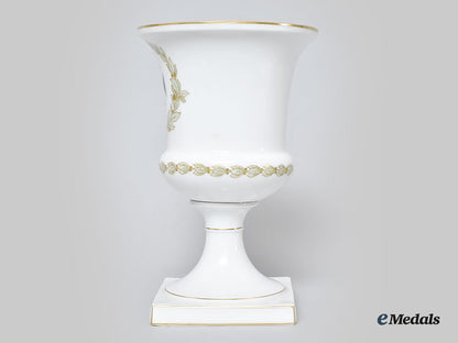 germany,_imperial._a_large_porcelain_iron_cross_motif_vase,_by_thomas_bavaria_l22_mnc9050_443_1