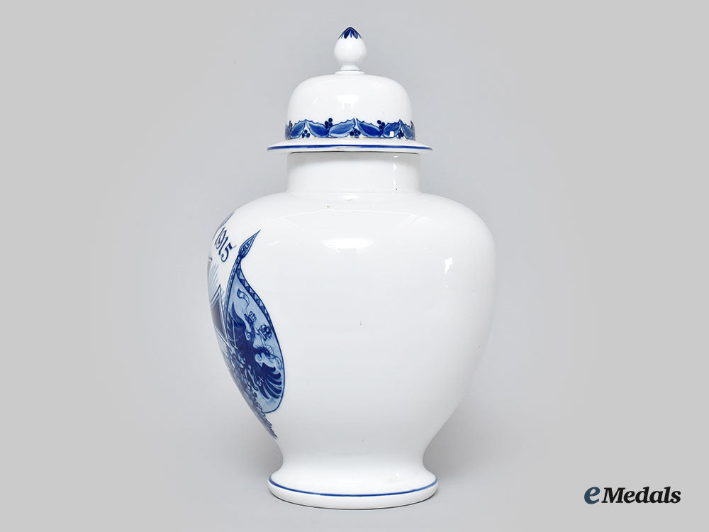 germany,_imperial._a_large_patriotic_first_war_iron_cross_vase_with_lid,_by_meissen_l22_mnc9057_439