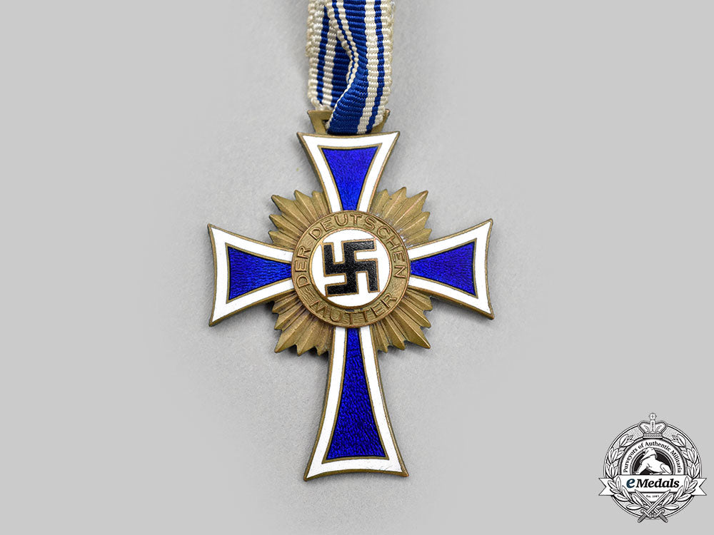 germany,_third_reich._an_honour_cross_of_the_german_mother_award_document,_silver_grade_with_photo,_with_bronze_grade_decoration_l22_mnc9058_466