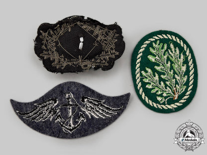germany,_wehrmacht._a_mixed_lot_of_uniform_insignia_l22_mnc9081_989_1