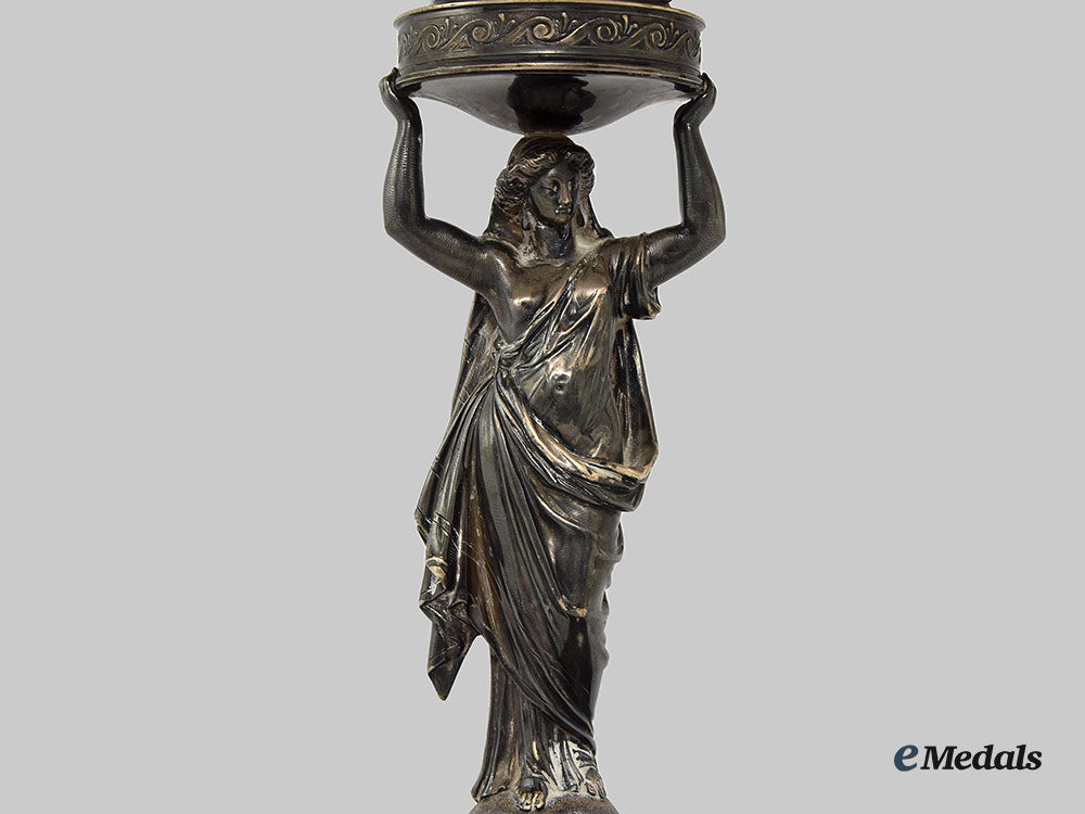 united_kingdom._an_ornate_silver_fruit_bowl_on_pedestal,_birmingham_l22_mnc9084_273_1