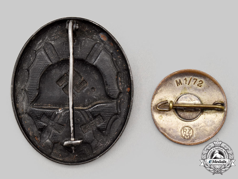 germany,_third_reich._a_pair_of_badges_l22_mnc9091_588