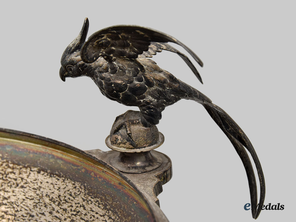 united_kingdom._an_ornate_silver_fruit_bowl_on_pedestal,_birmingham_l22_mnc9092_278_1