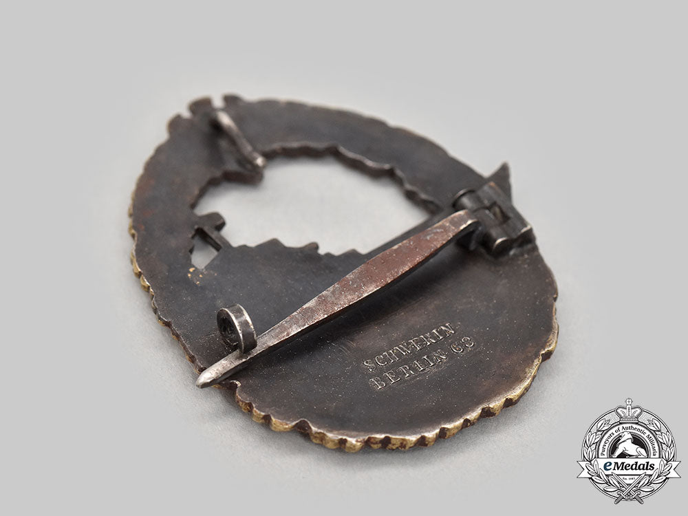 germany,_kriegsmarine._a_destroyer_war_badge,_by_schwerin_l22_mnc9099_595_1