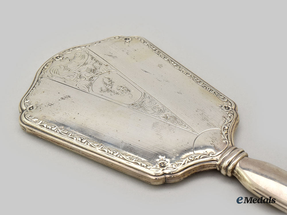 united_kingdom._a_matching_monogrammed_vanity_hand_mirror&_brush_l22_mnc9107_283_1