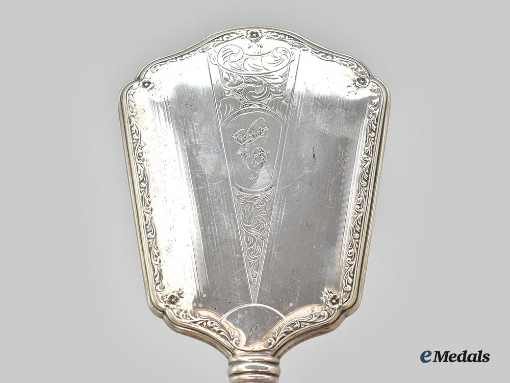 united_kingdom._a_matching_monogrammed_vanity_hand_mirror&_brush_l22_mnc9109_284_1