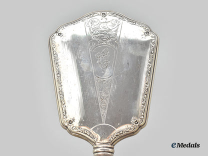 united_kingdom._a_matching_monogrammed_vanity_hand_mirror&_brush_l22_mnc9109_284_1