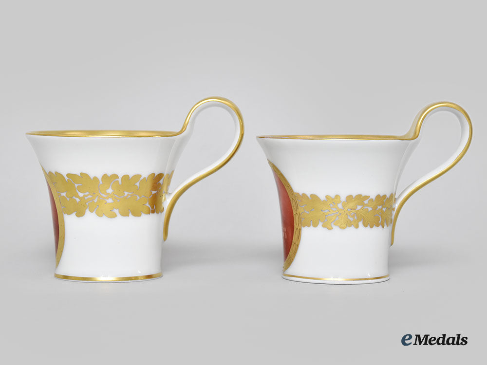 germany,_imperial._a_first_war_set_of_mugs_featuring_hindenburg_and_kaiser_wilhelm_ii,_by_furstenberg_l22_mnc9127_406_1