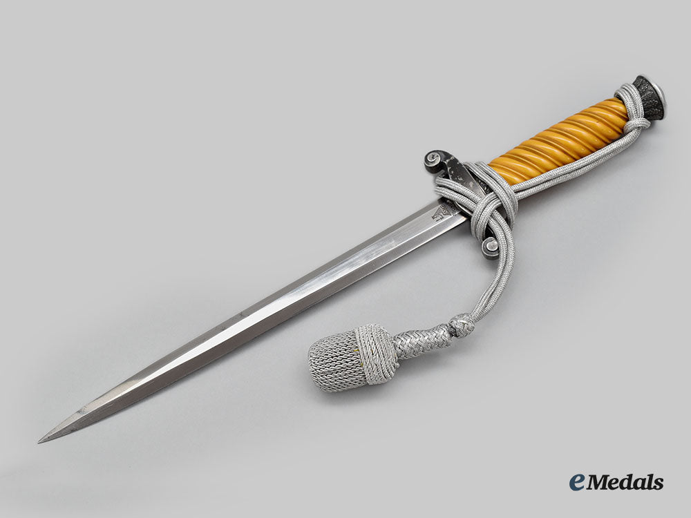 germany,_heer._an_officer’s_dress_dagger,_with_postwar_storage_case_and_cap_eagle,_by_stöcker&_co._l22_mnc9197_073