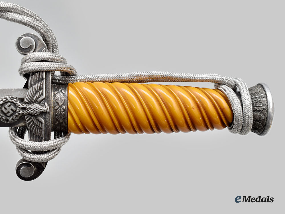 germany,_heer._an_officer’s_dress_dagger,_with_postwar_storage_case_and_cap_eagle,_by_stöcker&_co._l22_mnc9198_074
