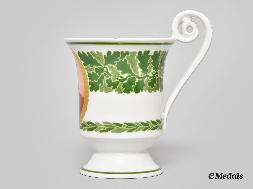 germany,_imperial._a_hindenburg_portrait_teacup,_by_kpm_l22_mnc9217_352