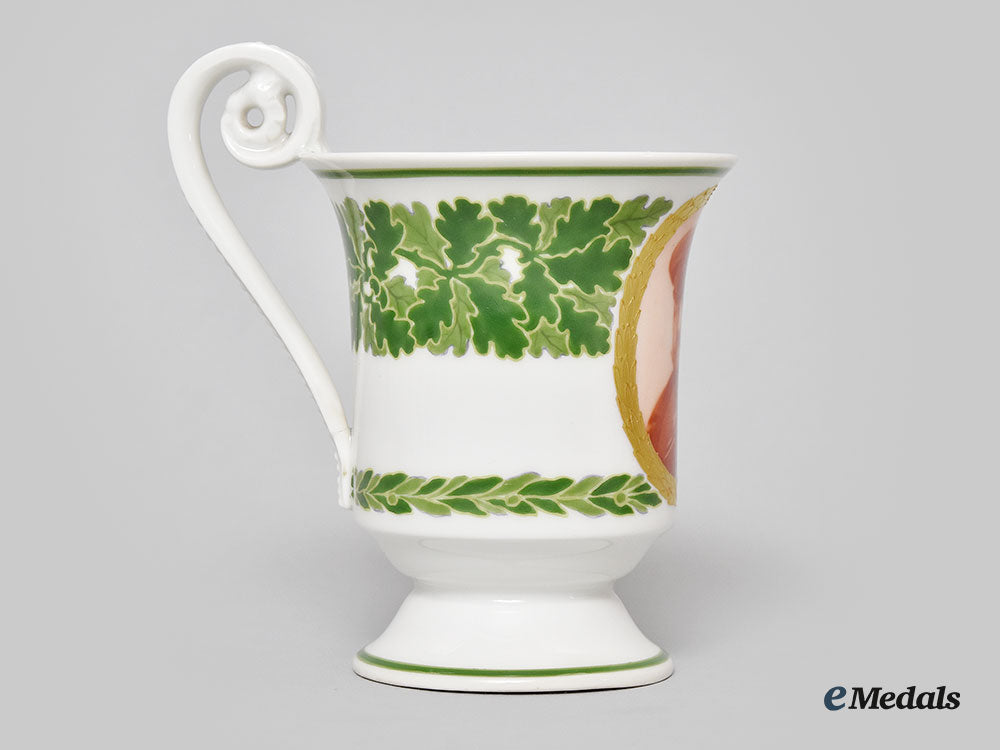 germany,_imperial._a_hindenburg_portrait_teacup,_by_kpm_l22_mnc9221_350