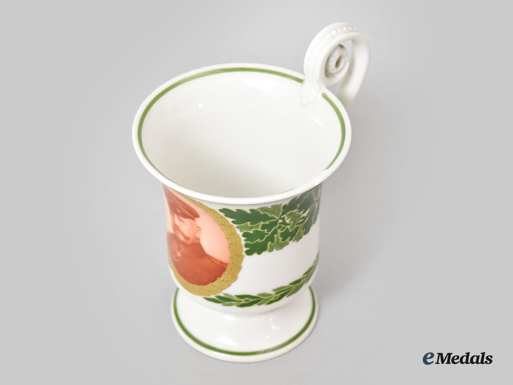 germany,_imperial._a_hindenburg_portrait_teacup,_by_kpm_l22_mnc9222_349