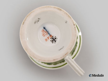 germany,_imperial._a_hindenburg_portrait_teacup,_by_kpm_l22_mnc9223_348