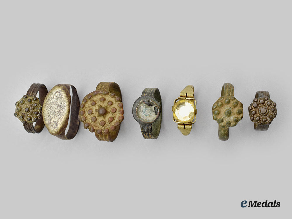 middle_ages._a_mixed_lot_of_middle_ages_rings,_c.14_th-17_th_century_l22_mnc9258_321_1
