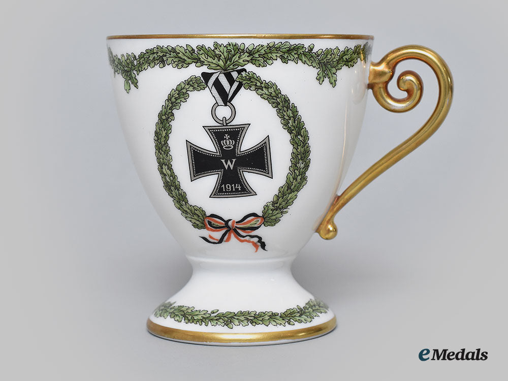germany,_imperial._an_iron_cross_decorative_teacup_and_saucer,_by_hutschenreuther_selb,1915_l22_mnc9263_664_1