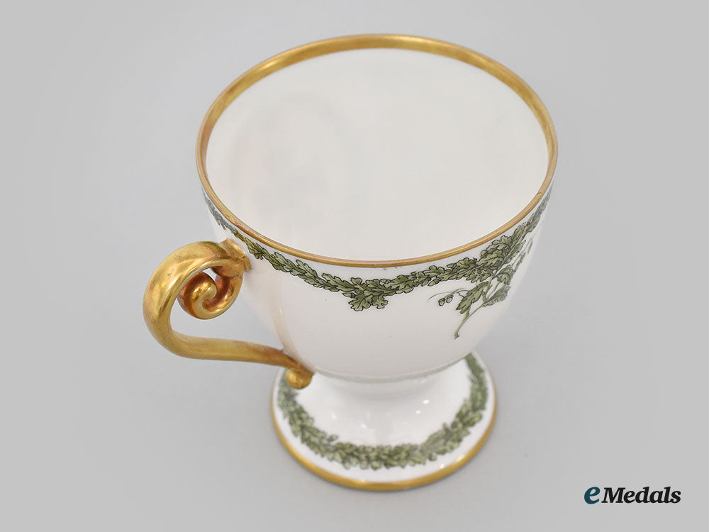 germany,_imperial._an_iron_cross_decorative_teacup_and_saucer,_by_hutschenreuther_selb,1915_l22_mnc9273_660_1
