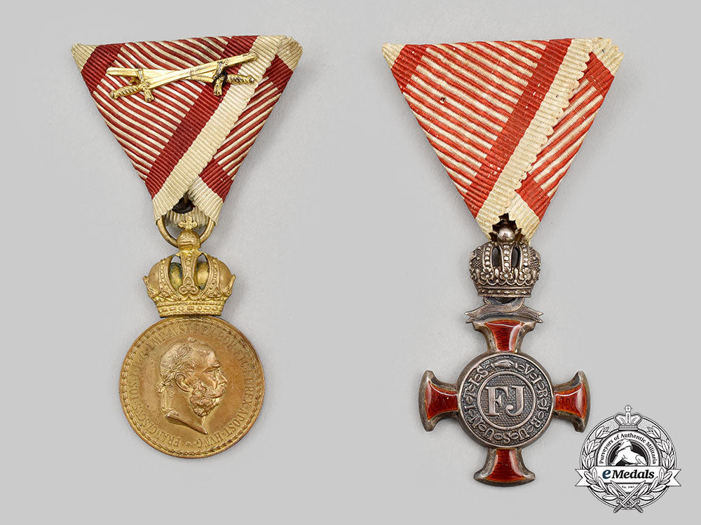 austria,_empire._two_first_war_awards_l22_mnc9306_634